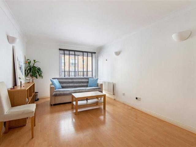Flat for sale in Ratcliffe, Limehouse