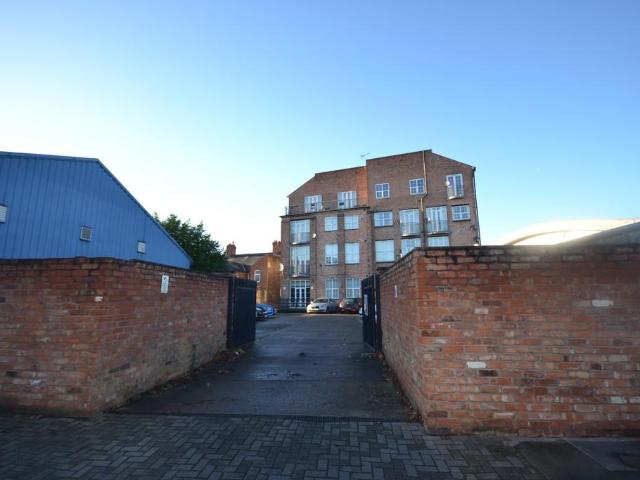 Flat for sale in Newfoundpool, Old Wharf