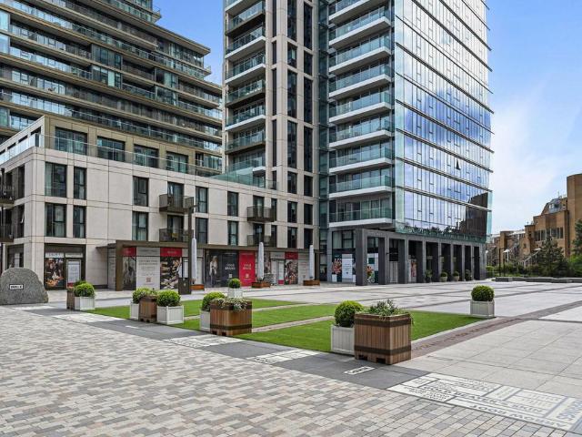 Flat for sale in St. George in the East, Wapping
