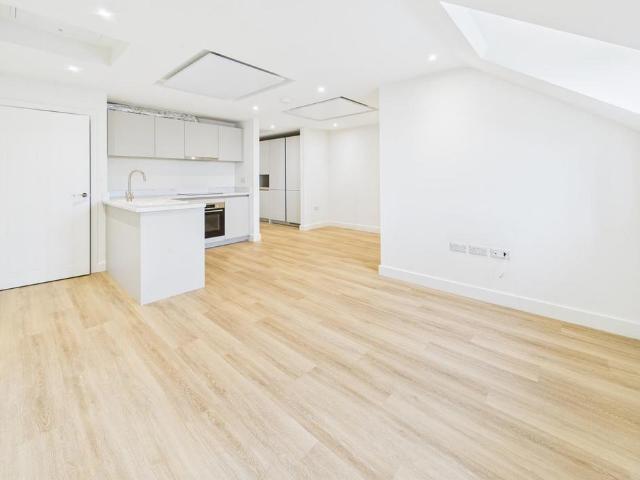Flat for sale in Stanford On Avon, Leicestershire