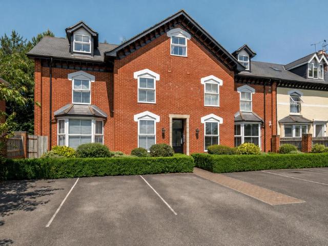 Flat for sale in Enborne, West Berkshire