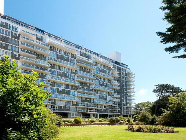 Flat for sale in West Cliff, Bournemouth