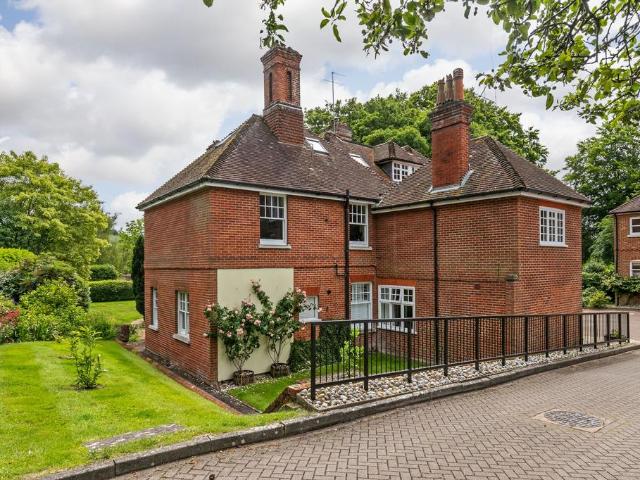 Flat for sale in St Cross, Hampshire