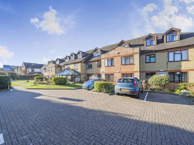Flat for sale in London Borough of Sutton, Greater London