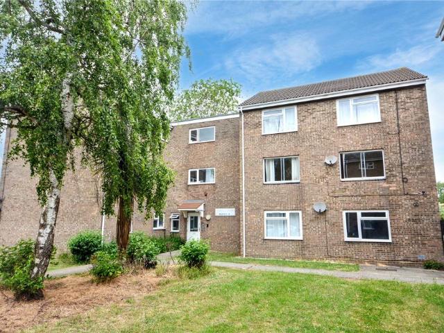 Flat for sale in Chipping Hill, Essex