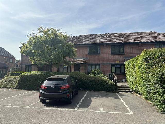 Flat for sale in Parsonage Place, Midway