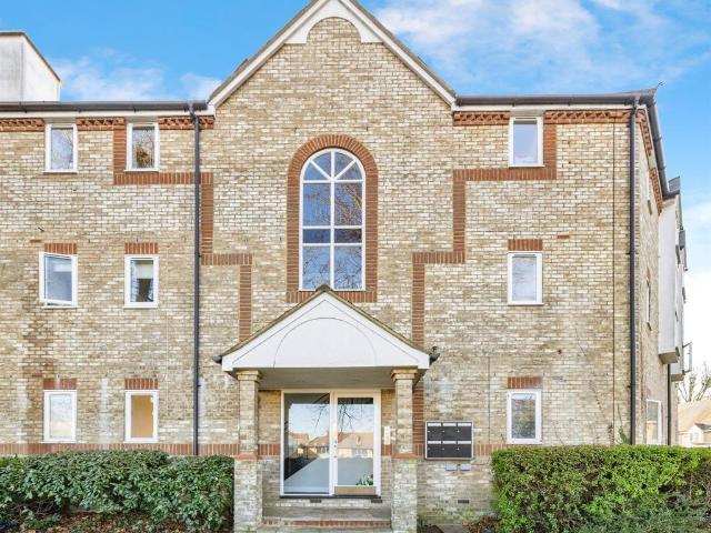 Flat for sale in North Watford