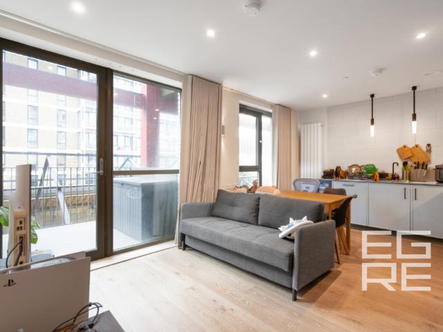 Flat for sale in Glyndon, Plumstead