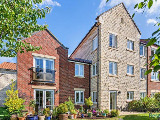 Flat for sale in Pickering, North Yorkshire