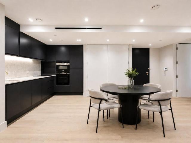 Flat for sale in St. John's Wood, Greater London