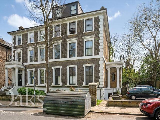 Flat for sale in Crystal Palace, Greater London