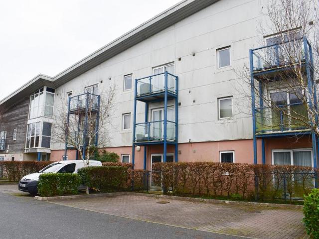 Flat for sale in Roseworthy, Cornwall