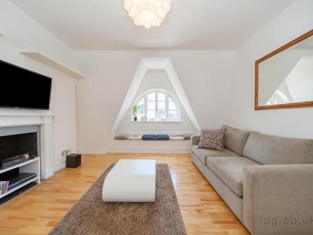 Flat for sale in East Marylebone, Mayfair