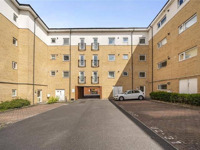 Flat for sale in Whitley, Reading