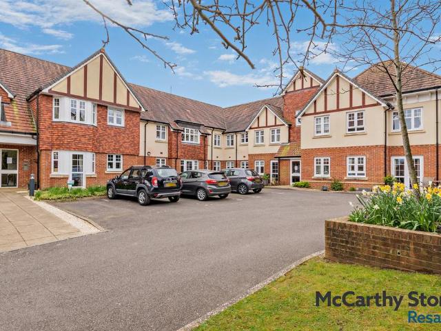 Flat for sale in Cross In Hand, East Sussex