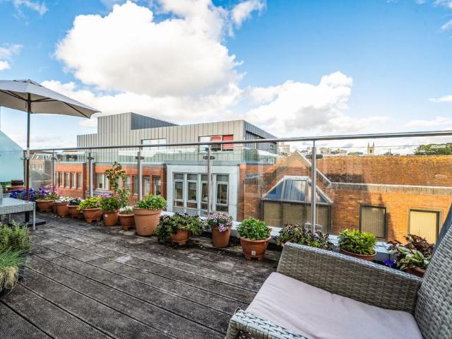 Flat for sale in Clewer Village, Windsor
