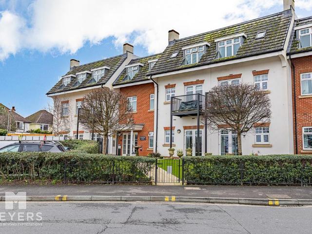 Flat for sale in Wick, Bournemouth