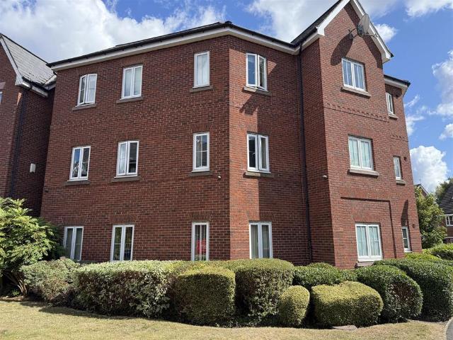 Flat for sale in Oughtrington, Warrington