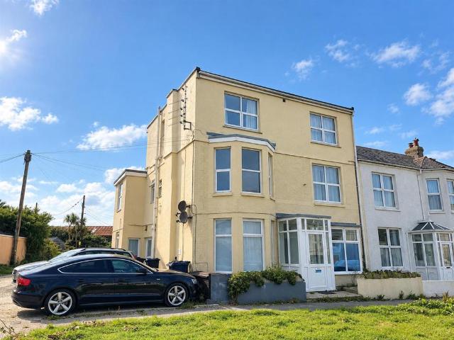 Flat for sale in Trenance, Newquay