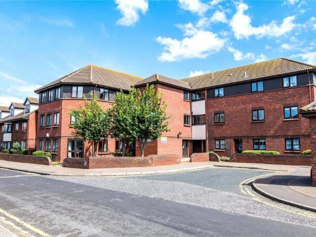 Flat for sale in Prittlewell, Alton Barnes