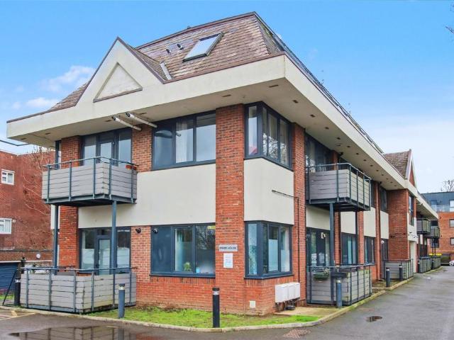Flat for sale in Pachesham Park, Surrey