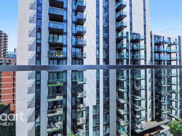 Flat for sale in Greater London