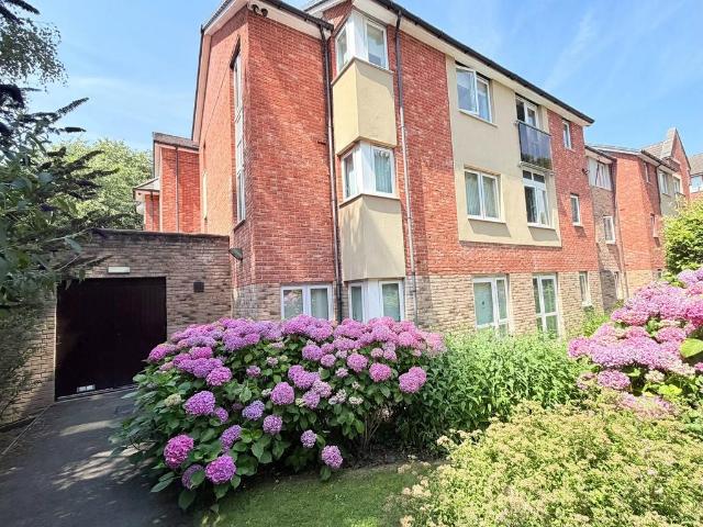 Flat for sale in Cheetham Fold, Greenheys