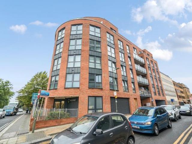 Flat for sale in London Borough of Barnet, Greater London