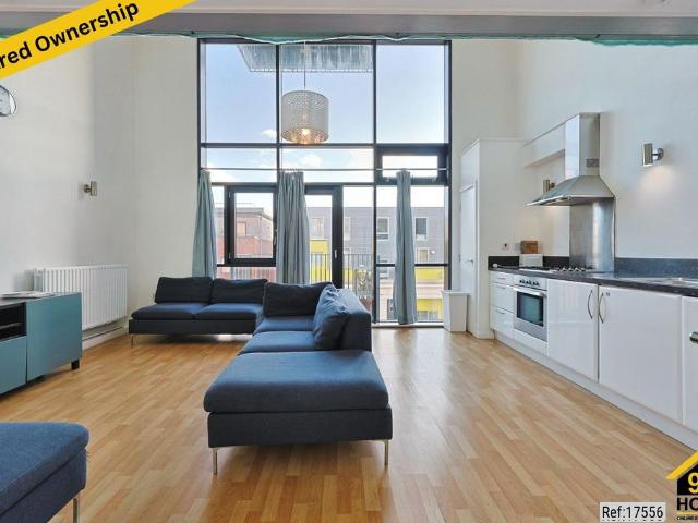 Flat for sale in London Borough of Ealing, Greater London