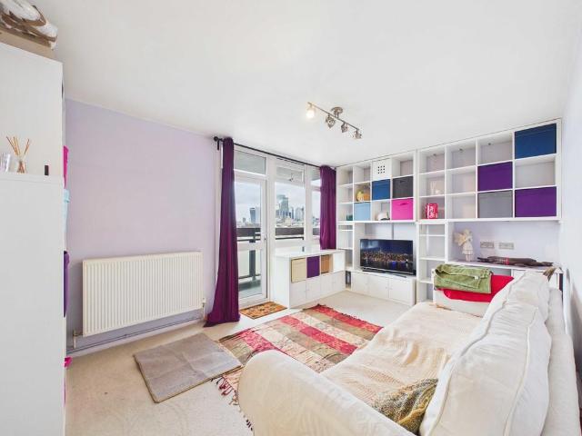 Flat for sale in Bermondsey, Greater London