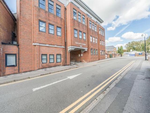 Flat for sale in Enborne, West Berkshire