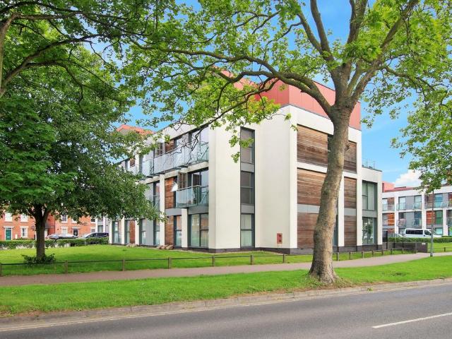 Flat for sale in Fordham Heath, Essex