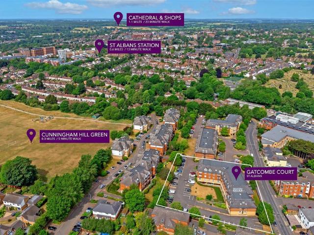 Flat for sale in St Albans, Five Acres