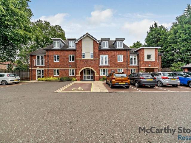 Flat for sale in Cowgate, Fenham
