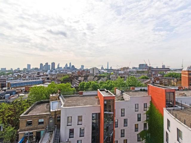 Flat for sale in Holborn, Greater London