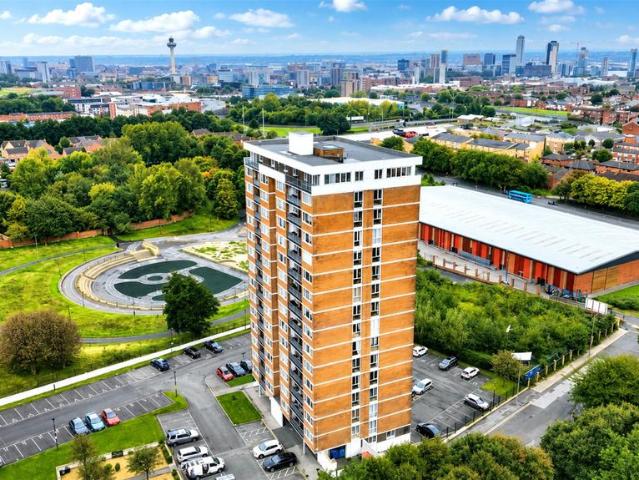 Flat for sale in Calderstones