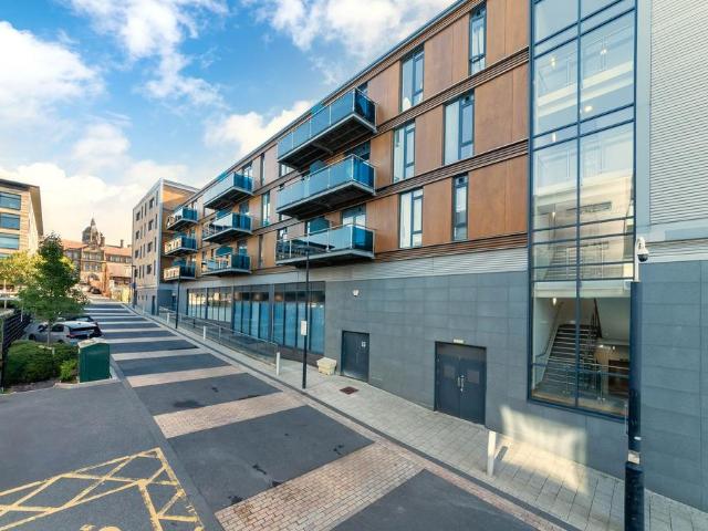 Flat for sale in West Yorkshire