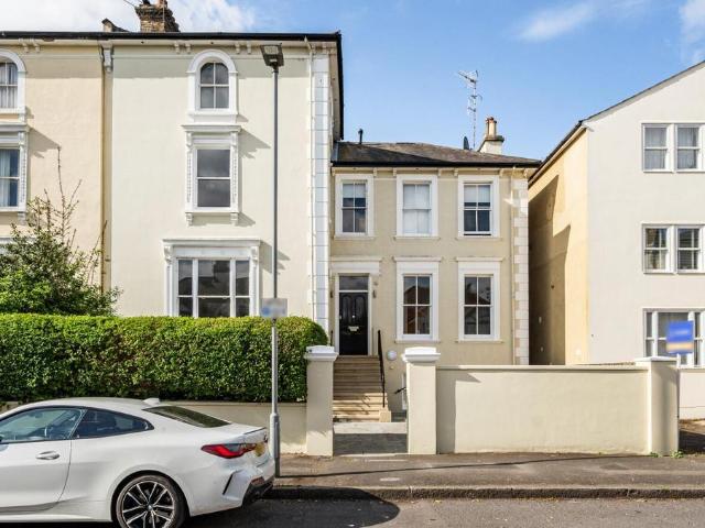 Flat for sale in Surbiton, Isle Of Man