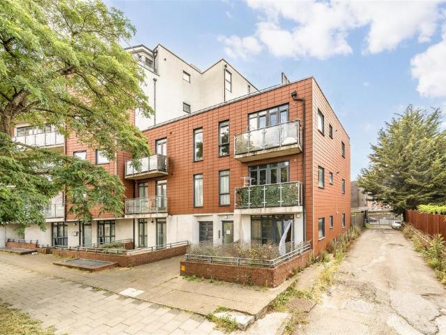 Flat for sale in Greater London