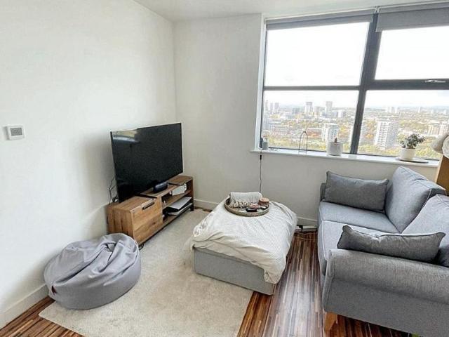 Flat for sale in Old Trafford, Trafford Park