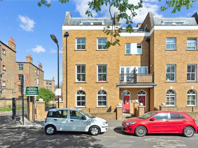Flat for sale in Clapton, Lower Clapton