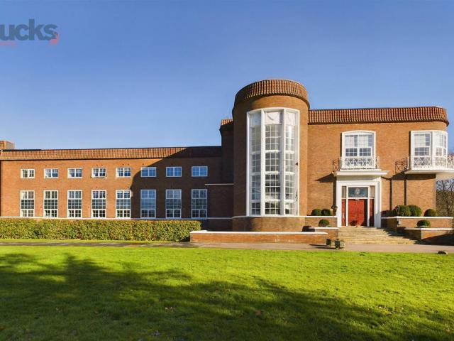 Flat for sale in Saunderton, Buckinghamshire