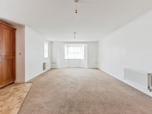 Flat for sale in Grantham, South Kesteven