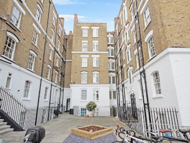 Flat for sale in Shoreditch, Greater London