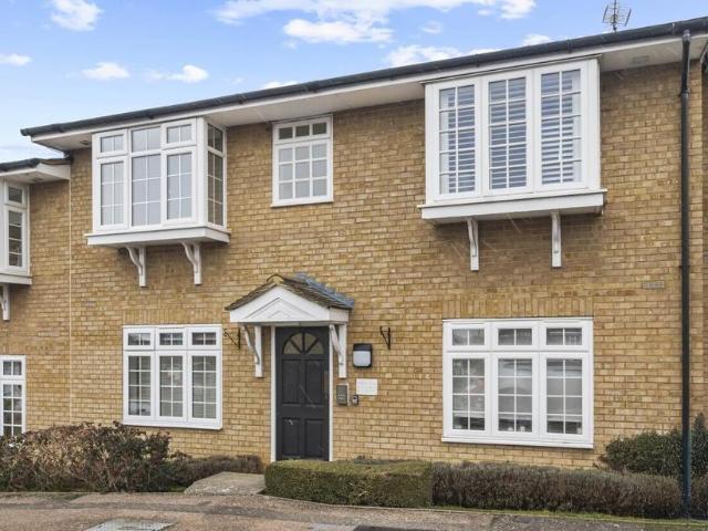 Flat for sale in Sawbridgeworth, Colliers End