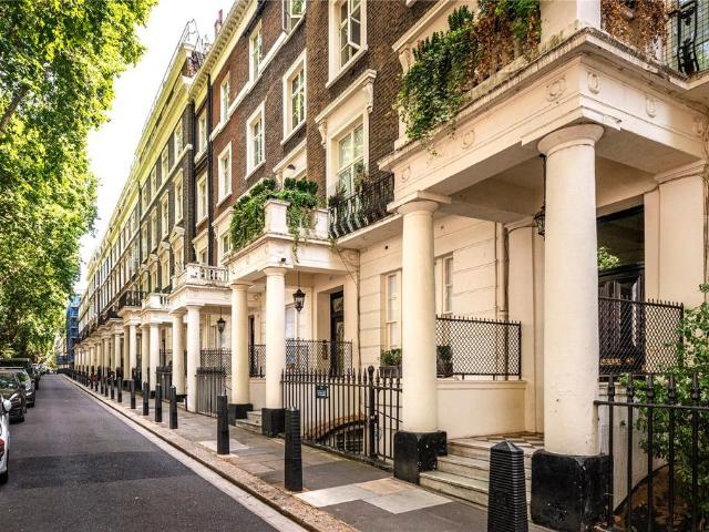 Flat for sale in Paddington, Greater London