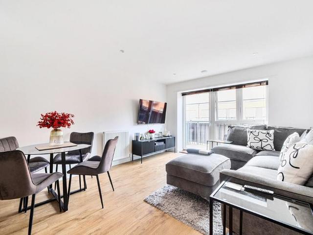 Flat for sale in Lower Halliford, Surrey