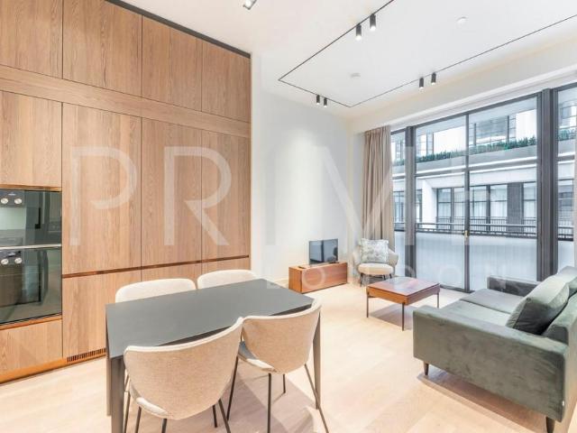 Flat for sale in Bayswater, Greater London