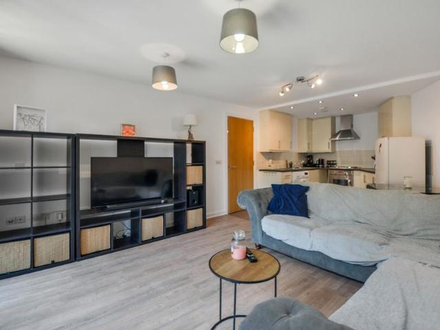 Flat for sale in Crayford, Greater London