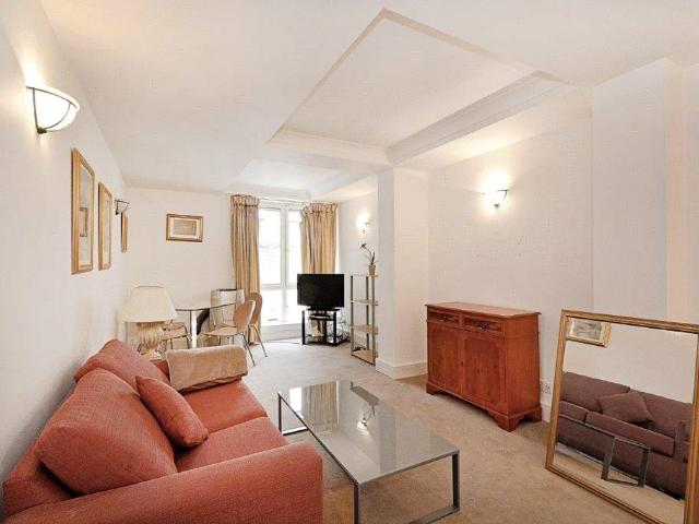 Flat for sale in Marylebone, Greater London